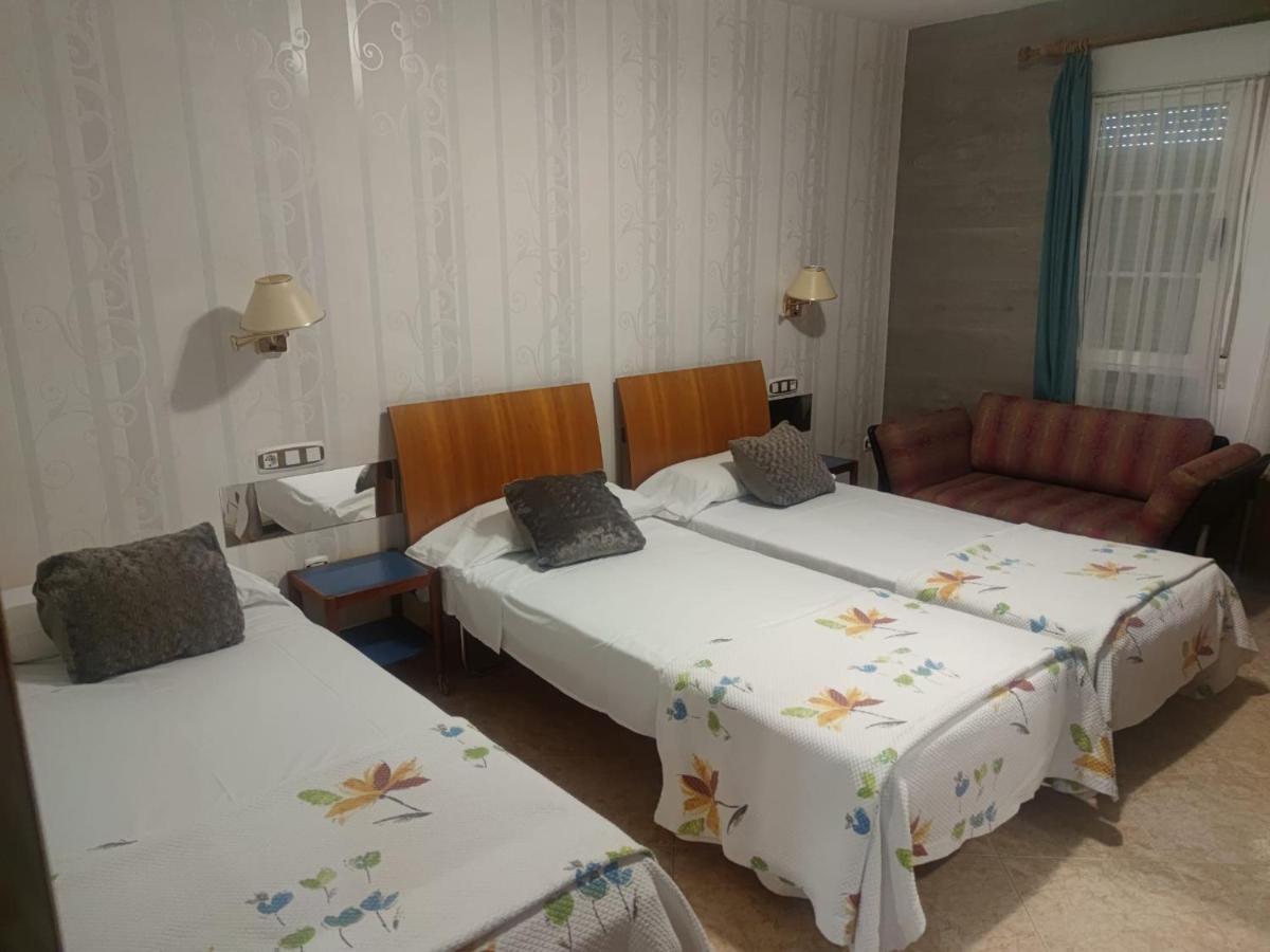 Hostal Burbia Villafranca Del Bierzo Exteriér fotografie