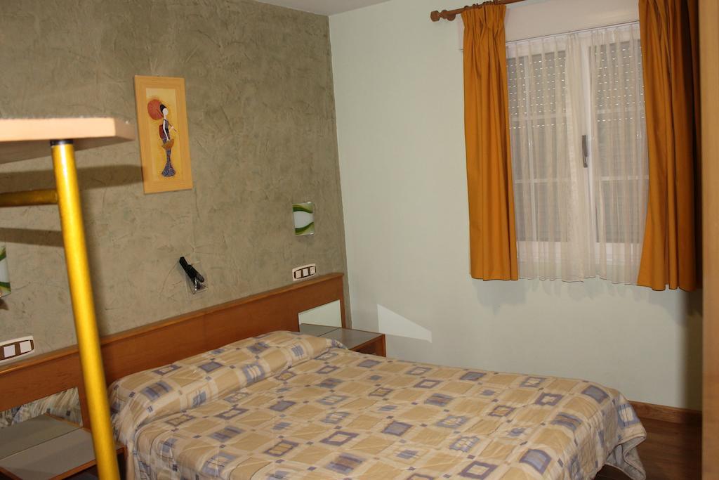 Hostal Burbia Villafranca Del Bierzo Exteriér fotografie