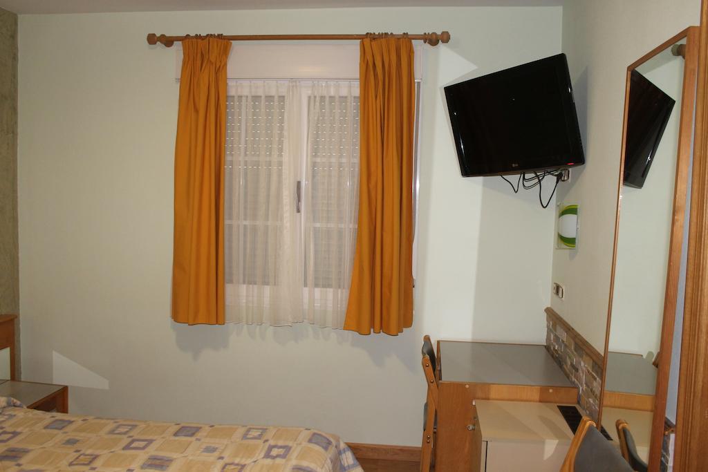Hostal Burbia Villafranca Del Bierzo Exteriér fotografie