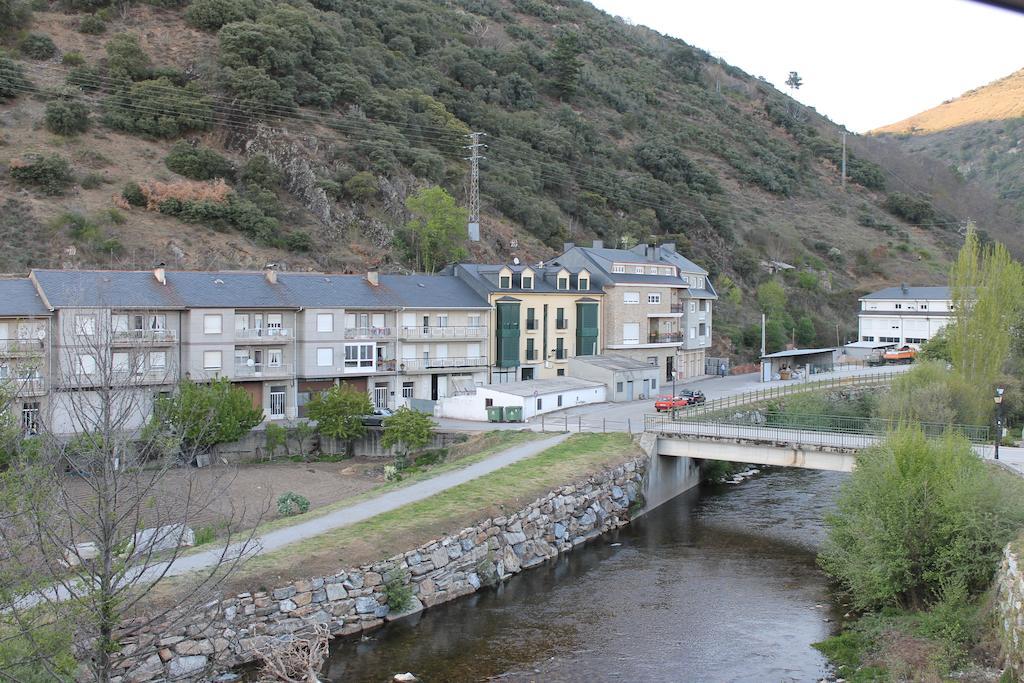 Hostal Burbia Villafranca Del Bierzo Exteriér fotografie